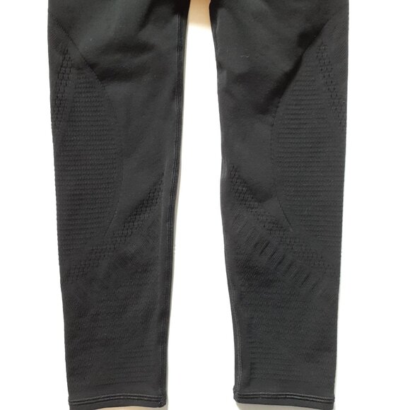 Lululemon Reveal Crop Interconnect *18" Black Size 6 - Picture 10 of 13